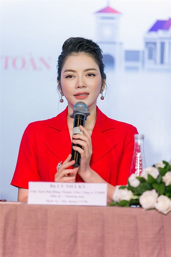 "Công chúa" Lý Nhã Kỳ chi 27 tỷ đồng quảng bá hình ảnh Việt Nam