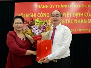 Ông Nguyễn Thiện Nhân thay ông Đinh La Thăng làm Bí thư Thành ủy TP. HCM