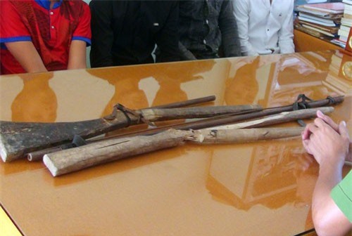 Trai làng dùng súng tự chế, bắn người sau đám cưới