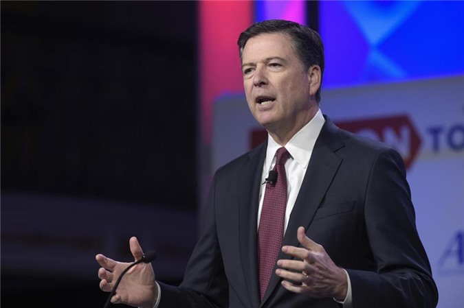 Vì đâu Trump bất ngờ sa thải Giám đốc FBI Comey?