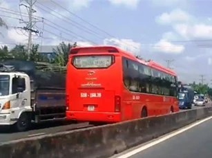 Xử phạt lái xe Phương Trang đi ngược triều trên quốc lộ 1