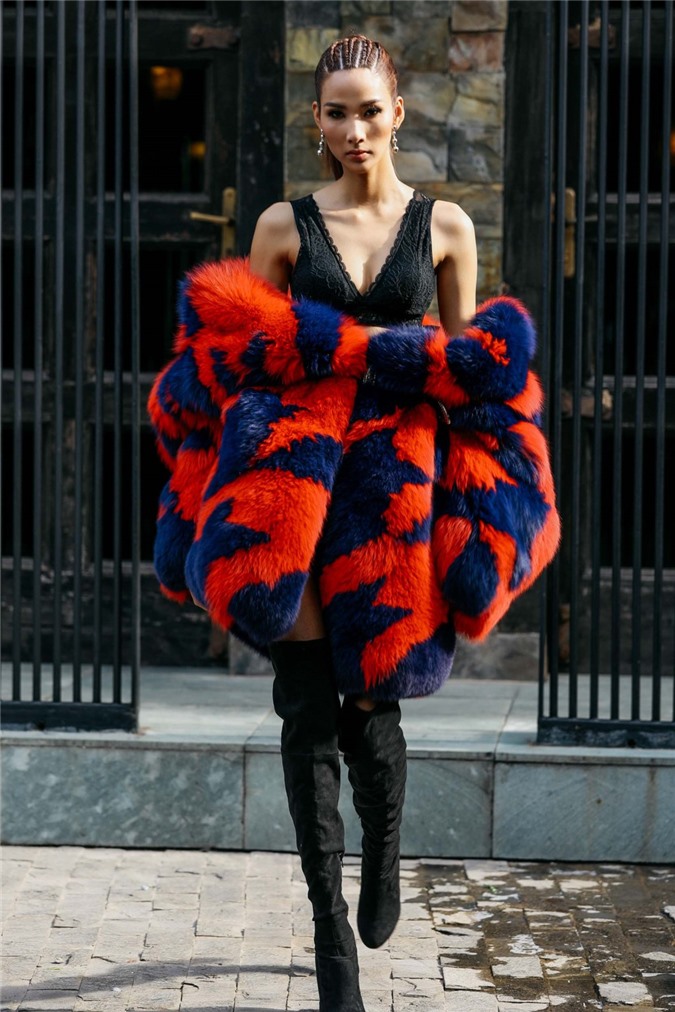 Hoàng Thùy làm quá, dàn HLV The Face "mặc xấu" gây hoang mang