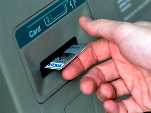 Ngân hàng Nhà nước tuýt còi tình trạng ATM "ngủ" đêm