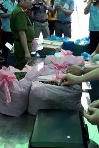 Phát hiện 4 container chứa 2,7 tấn shisha và lá khát tại Hải Phòng