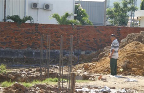 Tá hỏa bảo vệ chết bất thường dưới hố công trình