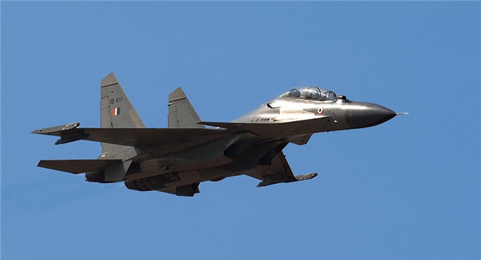 Tiêm kích Nga áp sát máy bay Mỹ: Moscow tuyên bố cự ly an toàn tuyệt đối