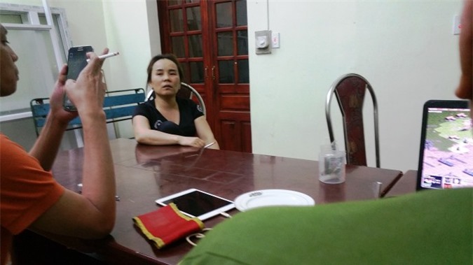  Khởi tố, bắt khẩn cấp 2 đối tượng ném dầu luyn "dằn mặt" đối thủ