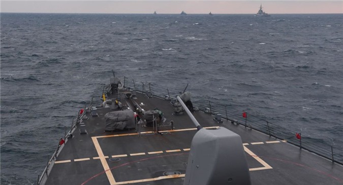 Máy bay Nga "khiêu khích", Mỹ gửi thêm tàu chiến ​​tới Biển Đen