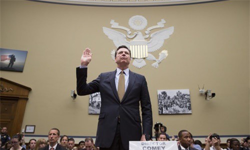 Tổng thống Mỹ sa thải giám đốc FBI: Trump từng nghi ngờ Comey?