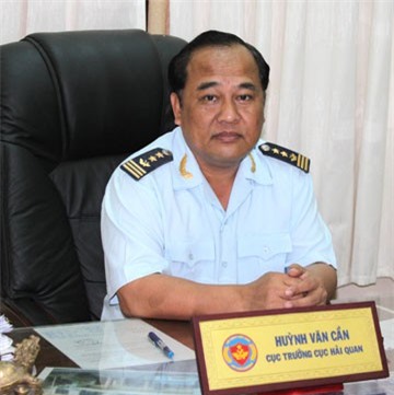 Quảng Ngãi: Cục trưởng Cục Hải quan “bỗng dưng” trẻ lại 5 tuổi…?