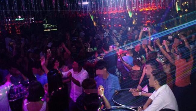 Ẩu đả trước quán bar ở Sài Gòn, 1 người bị  thương