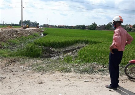 Xe Camry tông 3 học sinh tử vong: Nạn nhân dính đầy bùn dưới gầm xe