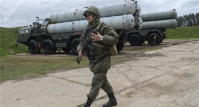 Trung đoàn tên lửa S-400 nhận lệnh cảnh báo ở ngoại ô Matxcơva