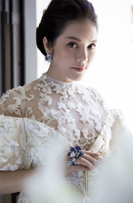 Lý Nhã Kỳ hút hồn trên thảm đỏ Liên hoan phim Cannes 2017