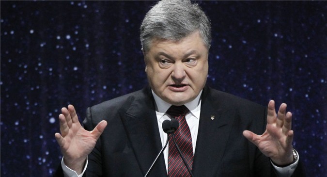 Tổng thống Poroshenko khiếp sợ "đội quân tấn công mạng" của Nga