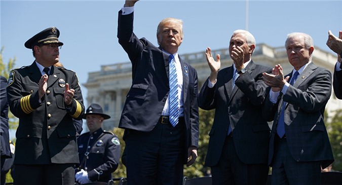 Chỉ số tín nhiệm của Trump thấp kỷ lục kể từ khi nhậm chức