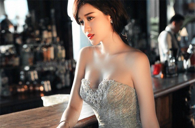 Huyền My suy sụp tinh thần, hủy nhiều show diễn