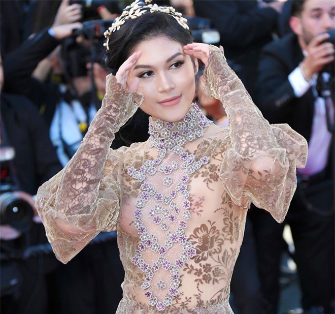 Ngọc Thanh Tâm đẹp kiêu sa trên thảm đỏ LHP Cannes 2017
