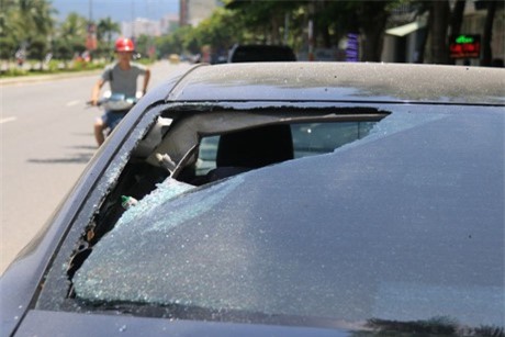 Truy tìm nhóm thanh niên đập phá loạt ô tô ở Đà Nẵng