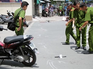 Ẩu đả kinh hoàng giữa phố Sài Gòn, 2 người trọng thương