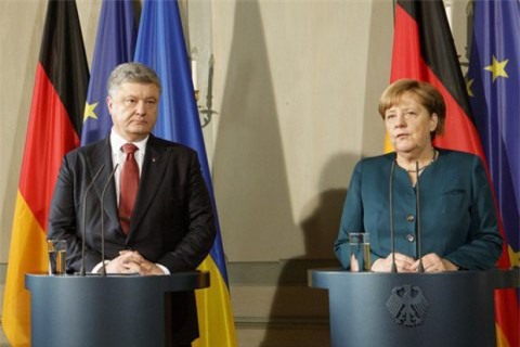 Poroshenko và Merkel nhất trí "gây áp lực" với Nga