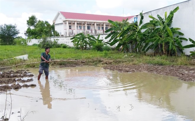 Cha mẹ đi làm thuê, 2 chị em ở nhà chết đuối thương tâm