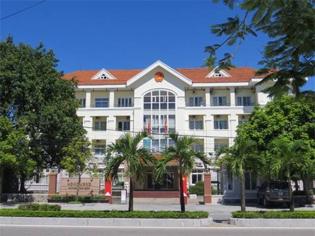 Chủ tịch huyện ngã đập đầu vào bồn tắm tử vong