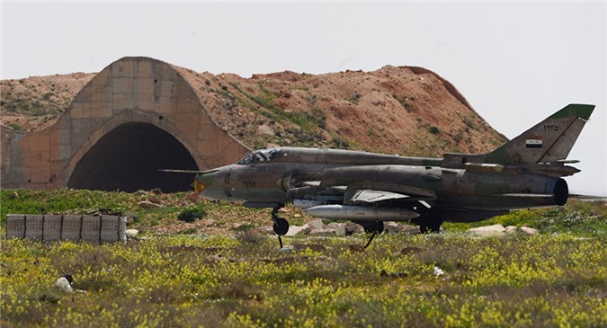 Quân đội Syria trở lại căn cứ Shayrat sau khi Mỹ tấn công