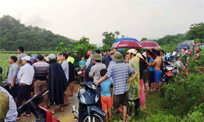 Người đàn ông gục chết trên đồi chè với nhiều vết đâm