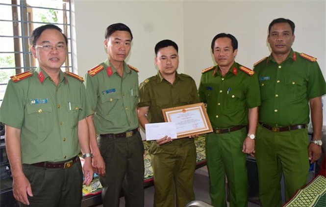 Trưởng công an xã bị thương khi truy bắt đối tượng giết người