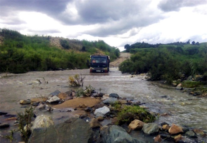  4 học sinh chết đuối ở Phú Yên: Tang thương nơi quê nghèo