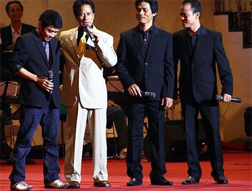 Chế Linh tiết lộ bất ngờ từng bỏ con trai thứ hai để sang Mỹ