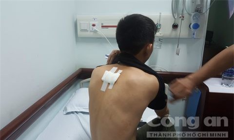 Dũng cảm bắt cướp, bảo vệ bị đâm trọng thương ở Sài Gòn