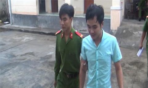 Giả vờ mua vàng để ăn trộm