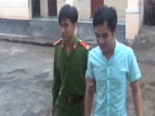 Giả vờ mua vàng để ăn trộm