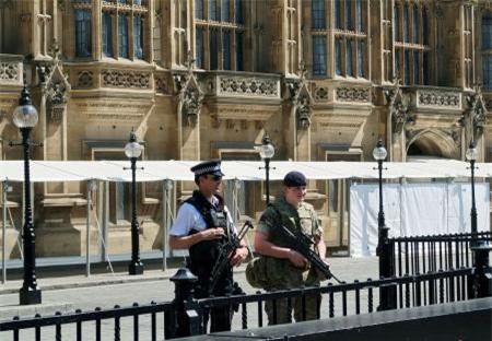 Nổ bom ở Manchester: Nhiều kẻ tình nghi bị bắt