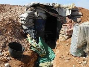 Quân đội Syria phá đường hầm dài ở Deir Ezzur, IS chết như ngả rạ