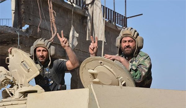 Quân đội Syria chọc thủng căn cứ IS ở chiến trường khốc liệt Homs