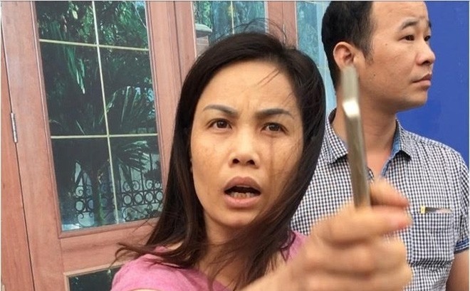 Truy tìm người phụ nữ có hành vi lăng mạ CSGT Hà Nội trên phố