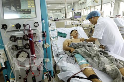 Bệnh viện Bạch Mai miễn phí điều trị cho bệnh nhân gặp sự cố chạy thận