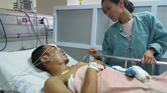 Ẩu đả kinh hoàng trong đêm, 3 chú cháu bị chém trọng thương