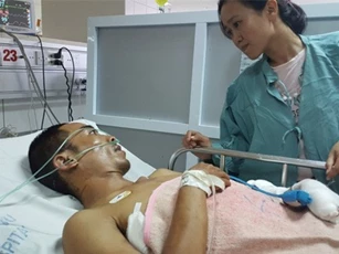 Ẩu đả kinh hoàng trong đêm, 3 chú cháu bị chém trọng thương