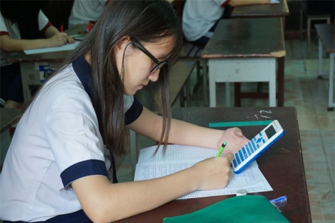 Hơn 72.000 học sinh TP. HCM bắt đầu kỳ thi vào lớp 10