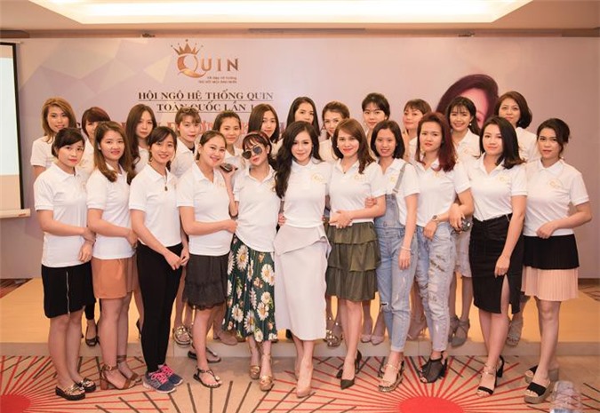 Hành trình từ tiểu thư Hà Thành đến CEO “Thương hiệu xuất sắc 3 miền”