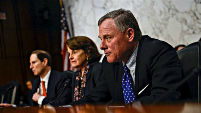Thượng nghị sĩ Mỹ sa lầy trong cuộc tranh đua quyền điều tra Nga