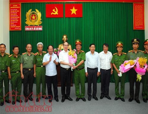 Tri&#xEA;&#x323;t pha&#x301; &#x111;&#x1B0;&#x1A1;&#x300;ng d&#xE2;y ma tu&#x301;y khu&#x309;ng: Bi&#x301; th&#x1B0; TP. HCM th&#x1B0;&#x1A1;&#x309;ng no&#x301;ng