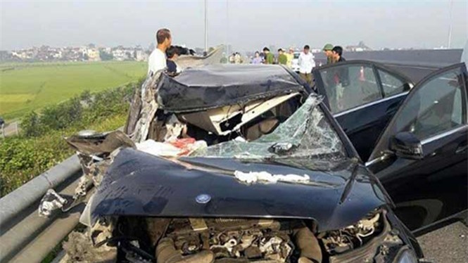 Khởi tố, tài xế xe Mercedes  gây tai nạn làm 3 người chết