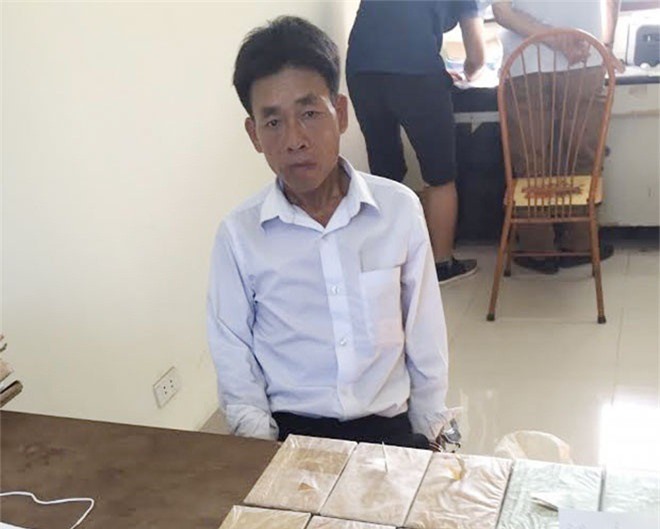 Bắt quả tang thầy giáo vận chuyển ma túy