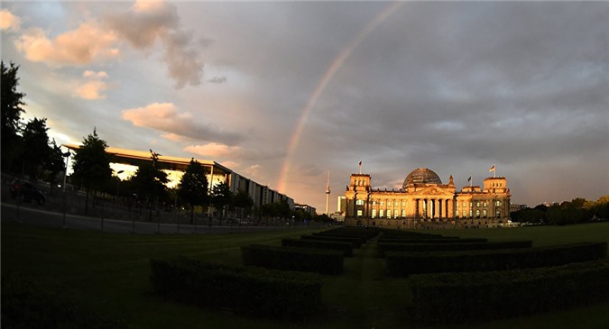  Đức đã trở thành "chư hầu" của Mỹ, một nghị sĩ châu Âu tuyên bố