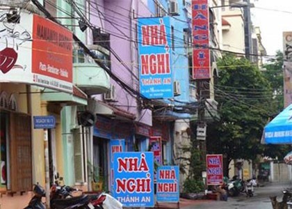 Nắng nóng cực điểm, nhà nghỉ Hà Nội "cháy" phòng